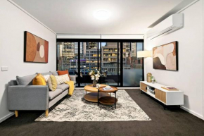 Melbourne Luxury - Pool, Gym, Views & Free Parking